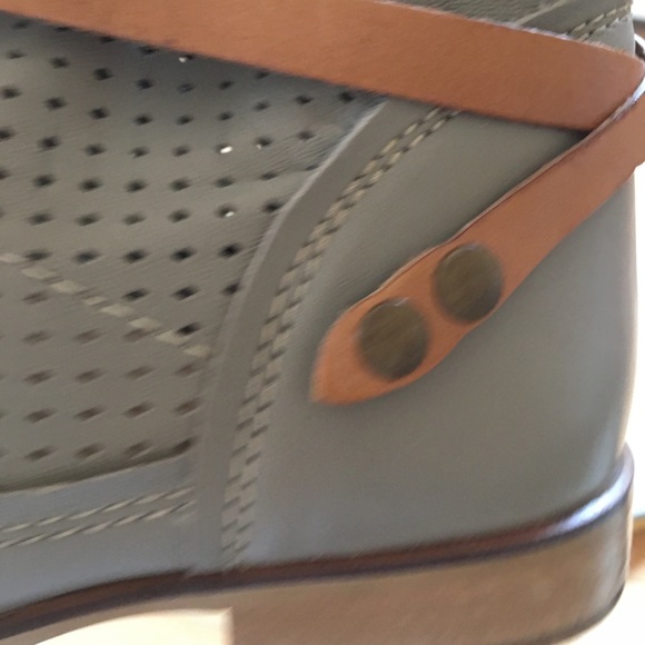 Soft leather gorgeous booties - Picture 3 of 16